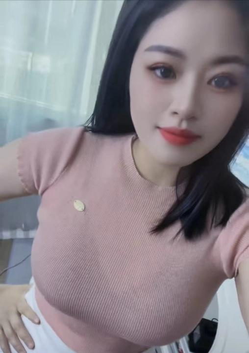 巨乳小宝