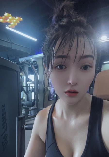 健身女孩娜娜