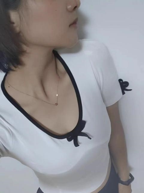 抓龙筋男人加油站