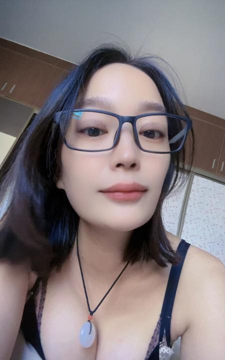 花都大奶少妇静静