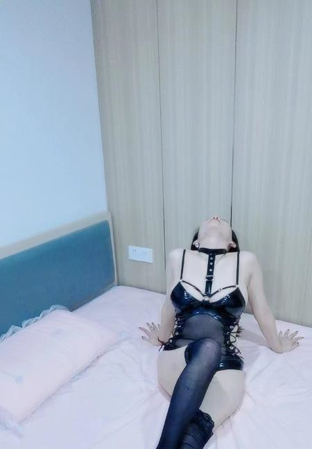 大奶子骚货微微