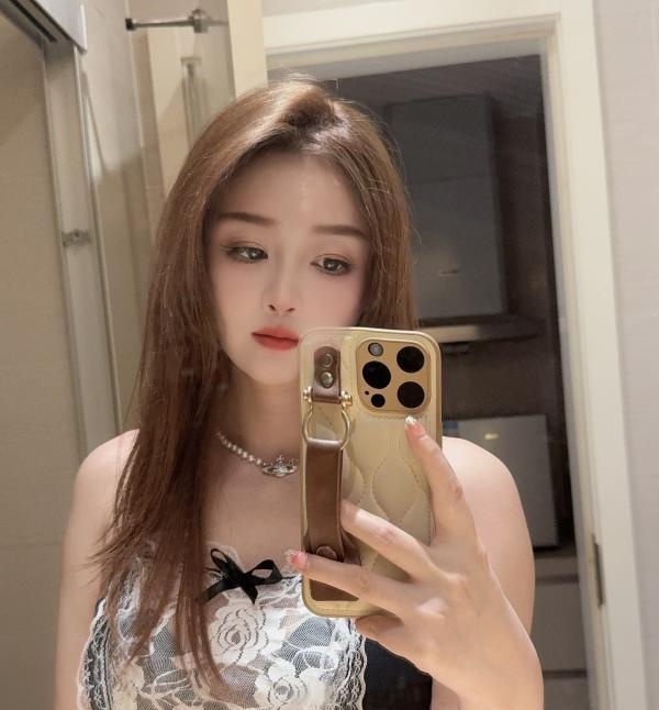 E胸宝藏女孩
