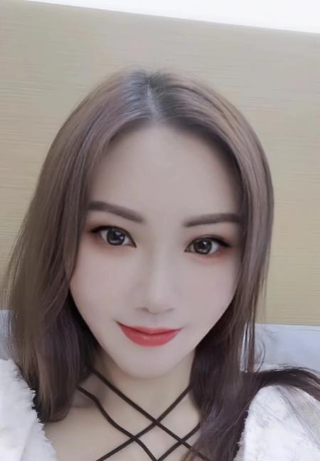 天心大胸少妇琳儿