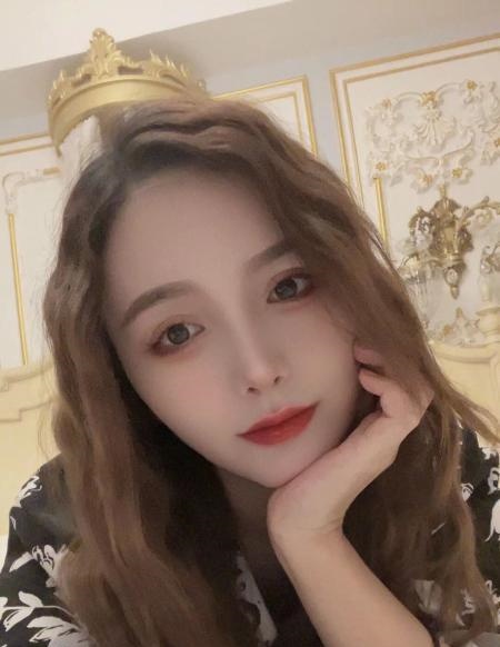 西湖颜值大奶泰妍