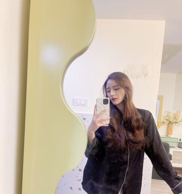 西湖颜值大奶泰妍