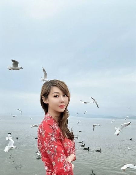 朝阳性感大长腿妹子