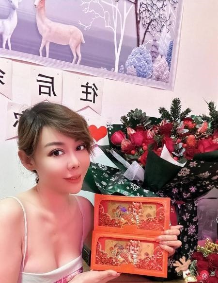 朝阳性感大长腿妹子