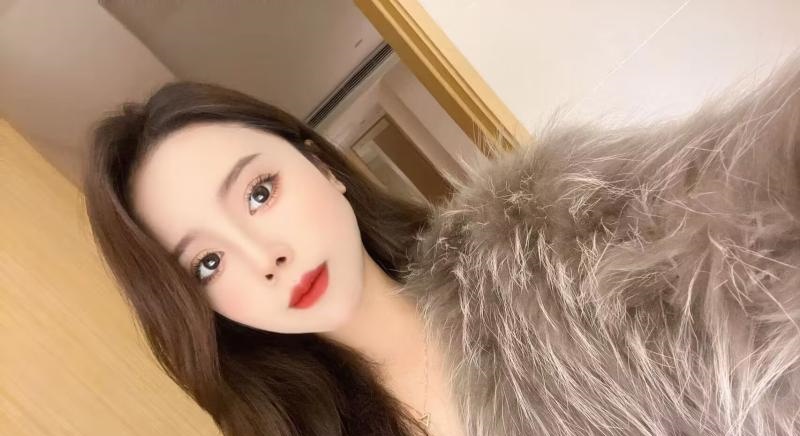 性感年轻小姐姐