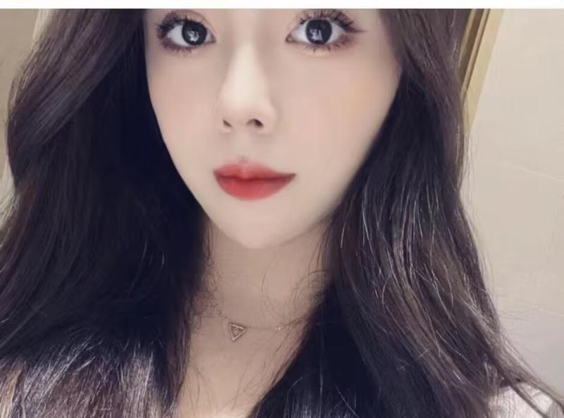 性感年轻小姐姐