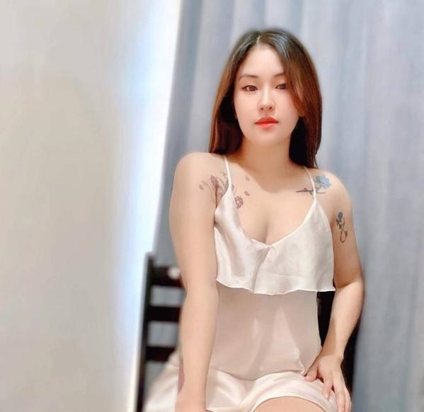 静安纹身小少妇
