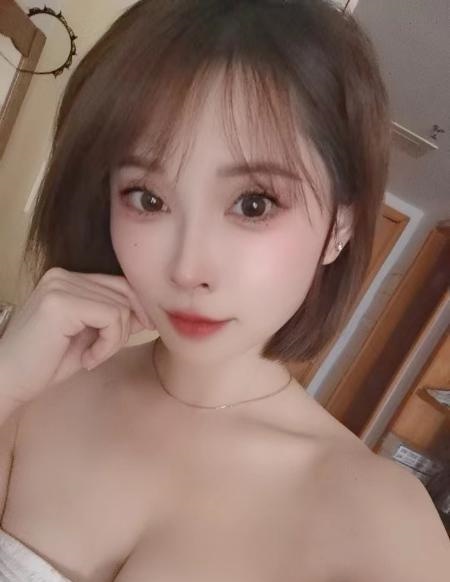 越秀小柳岩