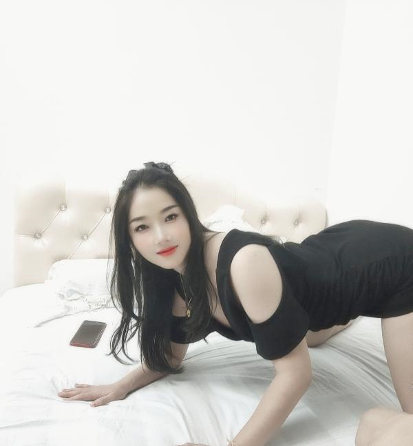 宝安固戍眼睛妹妹