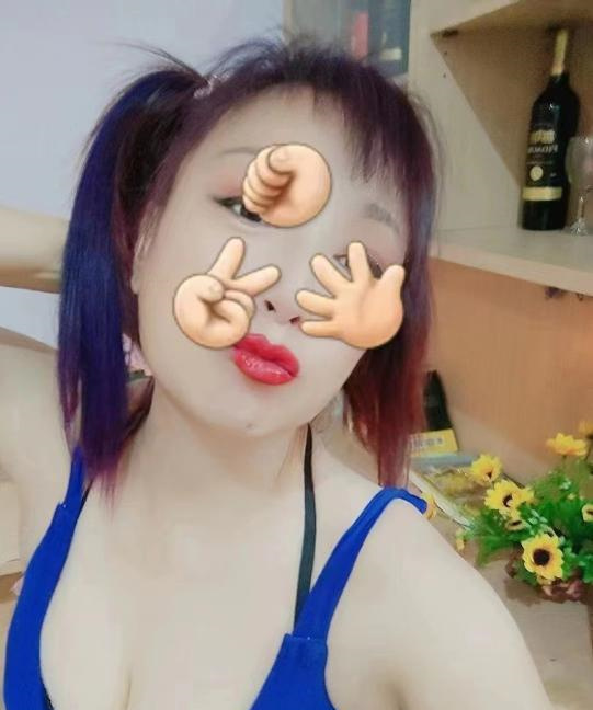 长腿肤白熟女姐姐