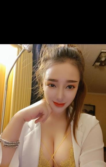 七月美女模特身材