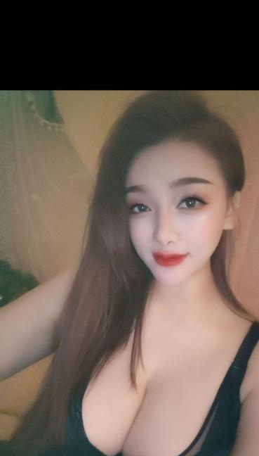 七月美女模特身材