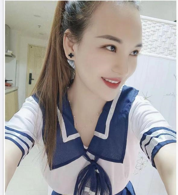 花都美臀御姐圆圆