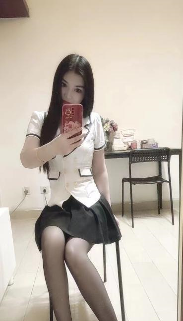 黑丝骚腿薇薇