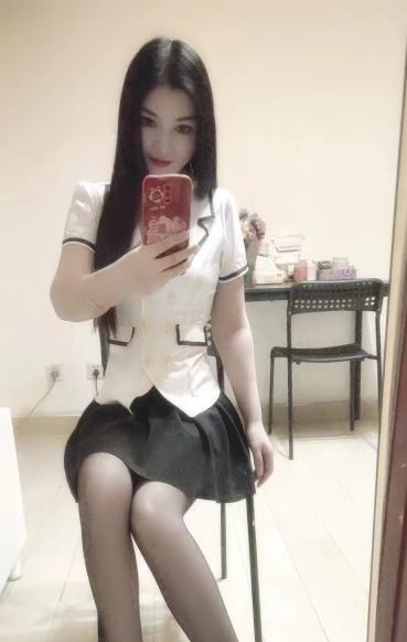 黑丝骚腿薇薇