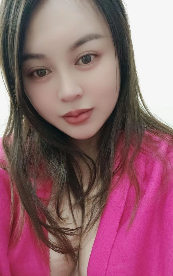 大胸技术流小姨子