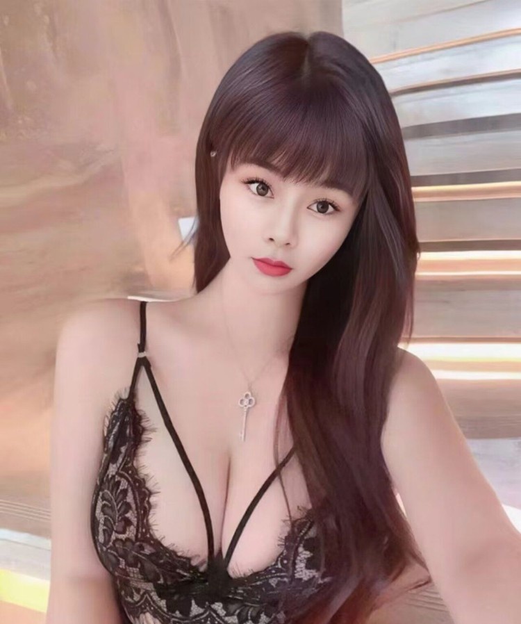 天河性感大波妹