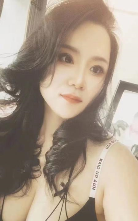 建业小少妇
