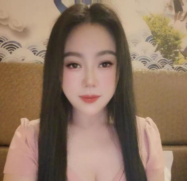 体验制服琦儿
