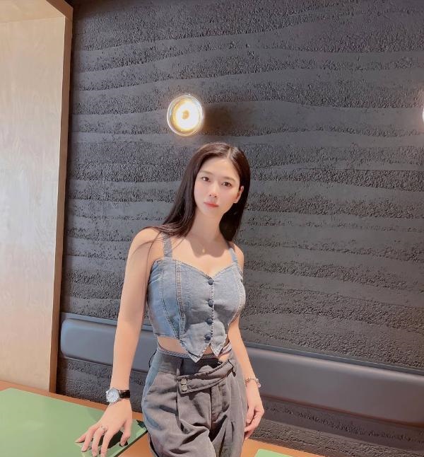 曼妙身材大胸妹子