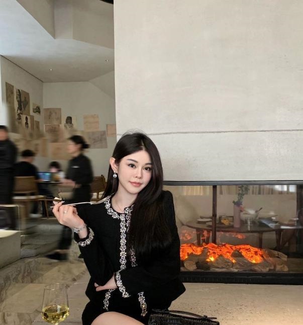 滨江浦沿双飞姐妹