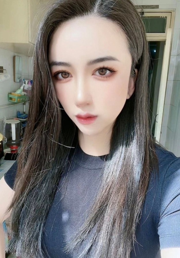 奶子挺漂亮的妹子