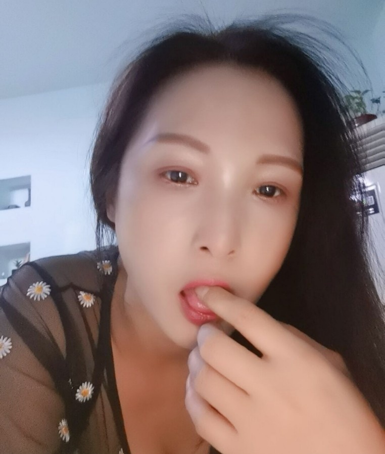 韵味十足小少妇