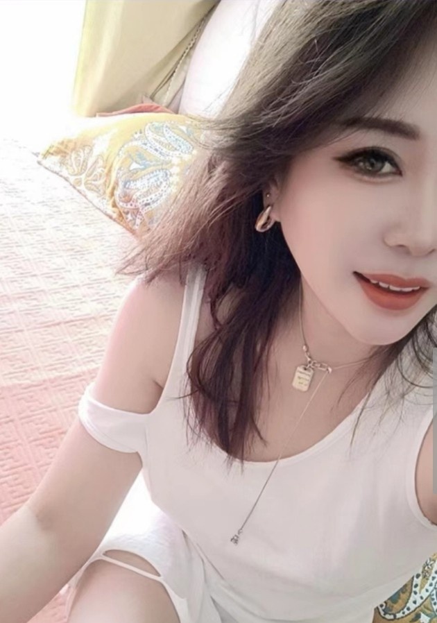 体验口活超棒的妹妹