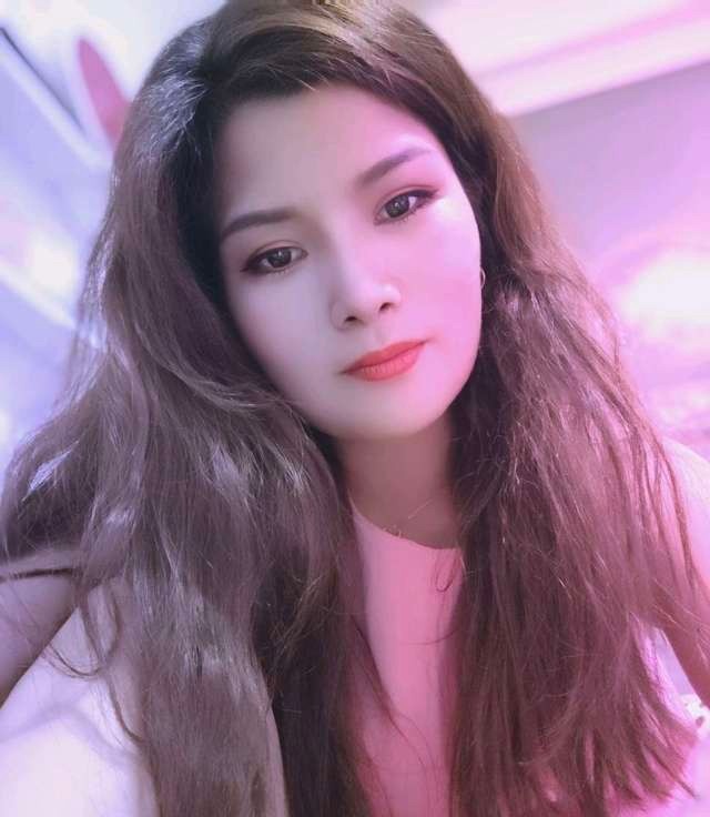 吴悦年轻少妇