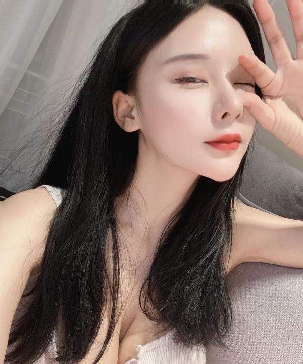 中原区美艳骚胸妹子