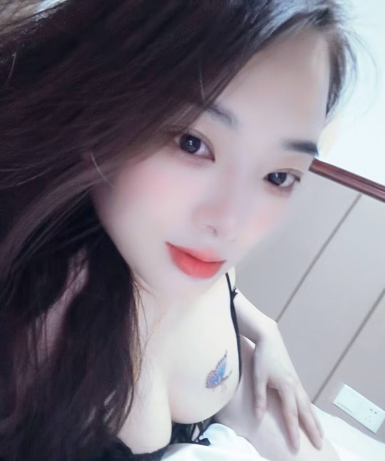 上城美胸小嫂子