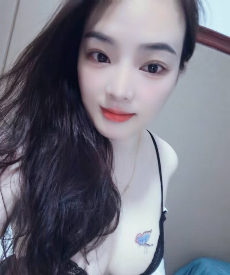 上城美胸小嫂子