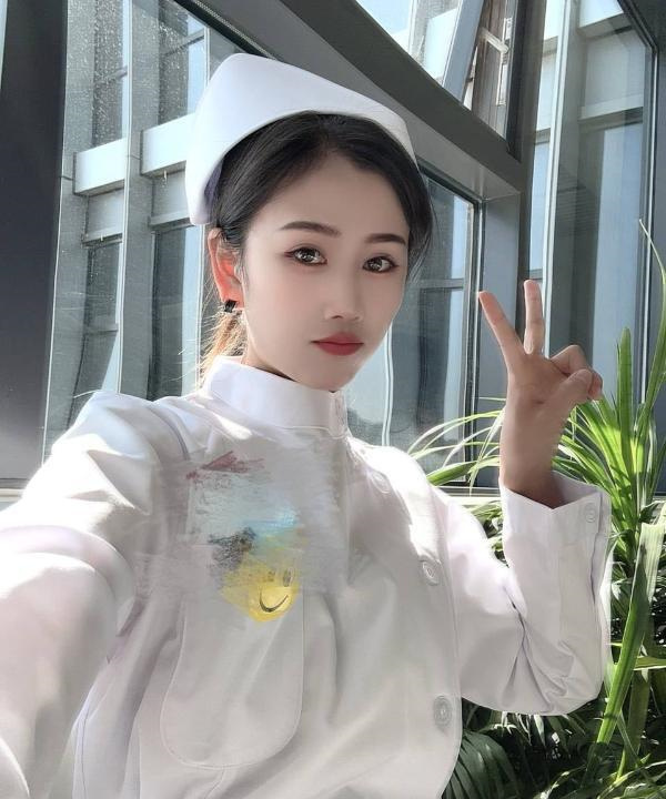 广州护士慕瑶