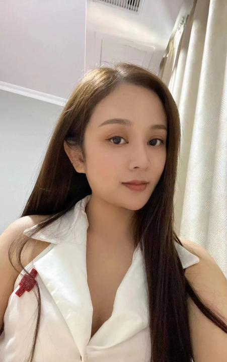 黑丝美腿瑶瑶