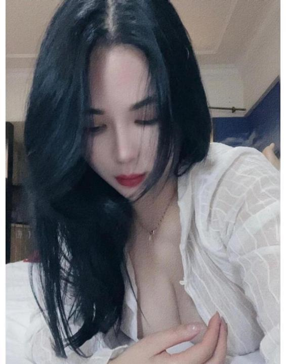温柔大奶小蛮腰妹子
