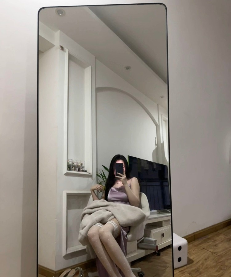 卖服装的小姐姐