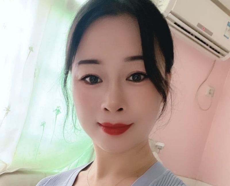 中项洛溪少妇制服口爆