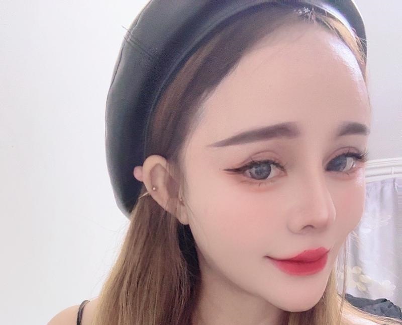 网红脸依依妹