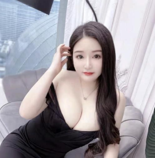 菲菲幼师大奶瓶