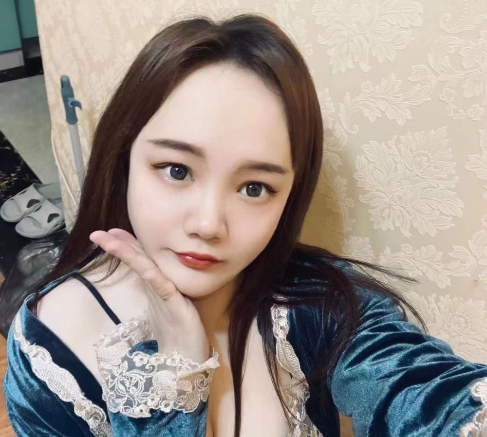 温柔可爱的小嫩妹