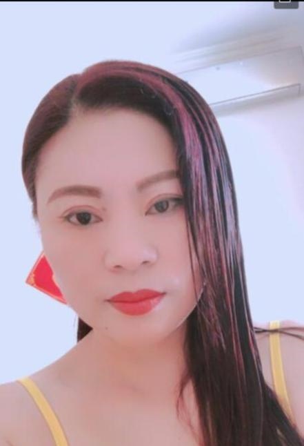 武汉青涩大奶姐
