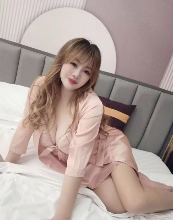 巨乳爱丽