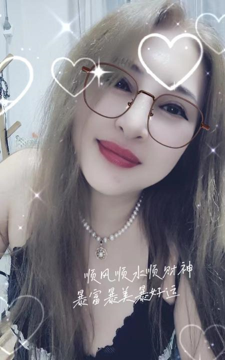 中项纹身按摩少妇