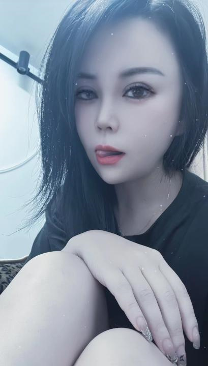 淫荡美脚少妇