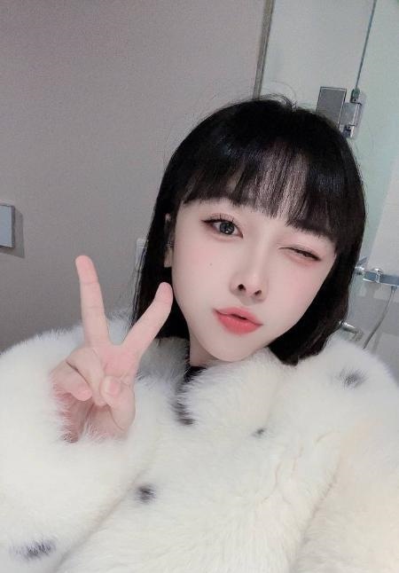 大胸艾琳小姐姐