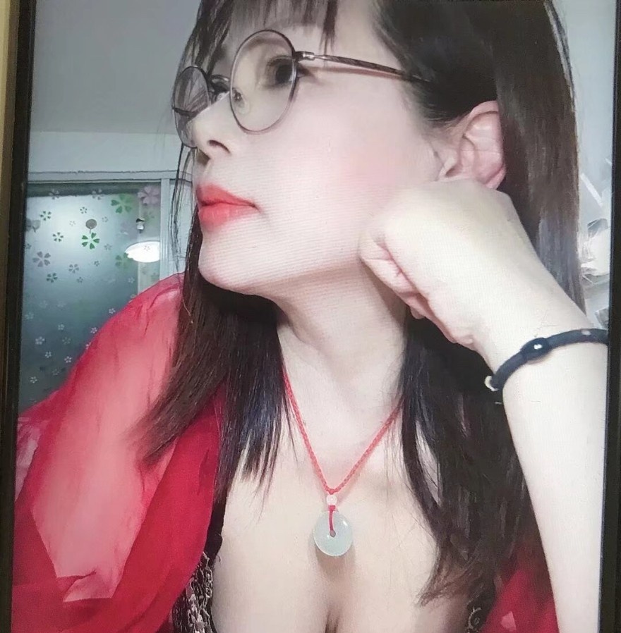 大奶妇女