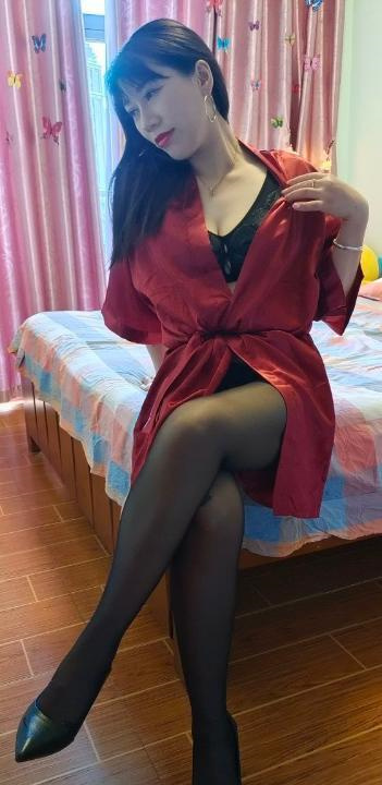 会所出来的骚妇